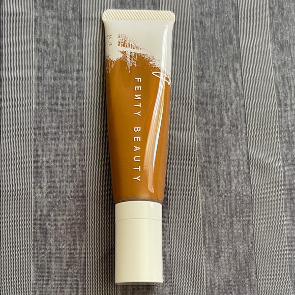 Fenty Beauty Other - Fenty 400 Pro Filt’r Hydrating Longwear Foundation